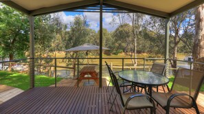 Cabana luxo, 2 quartos (6 Berth) | Vista para a água