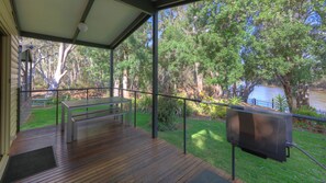 Riverfront Executive Cabin - 5 Berth - NEW | Terrace/patio