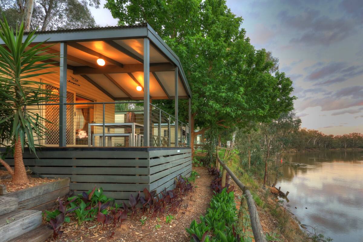 Executive huisje, 2 slaapkamers, uitzicht op rivier (6 Berth) | Terras