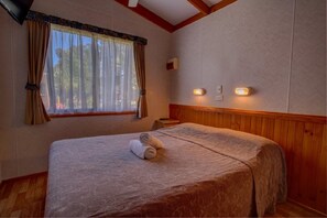 Riverview Executive - 5 Berth | Roupas de cama premium, cortinas blackout, Wi-Fi de cortesia