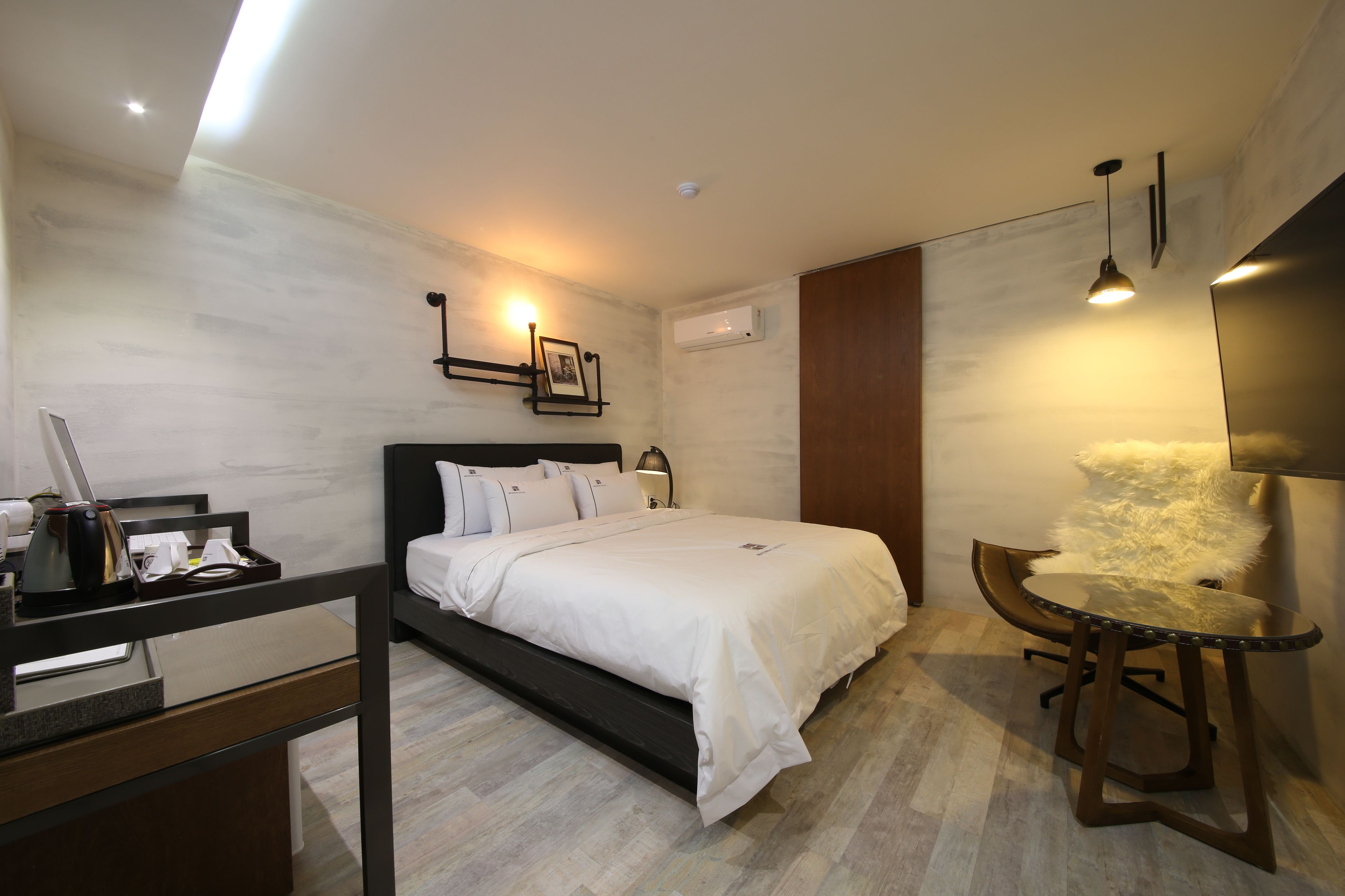 Premium Room | Soundproofing, free WiFi, bed sheets