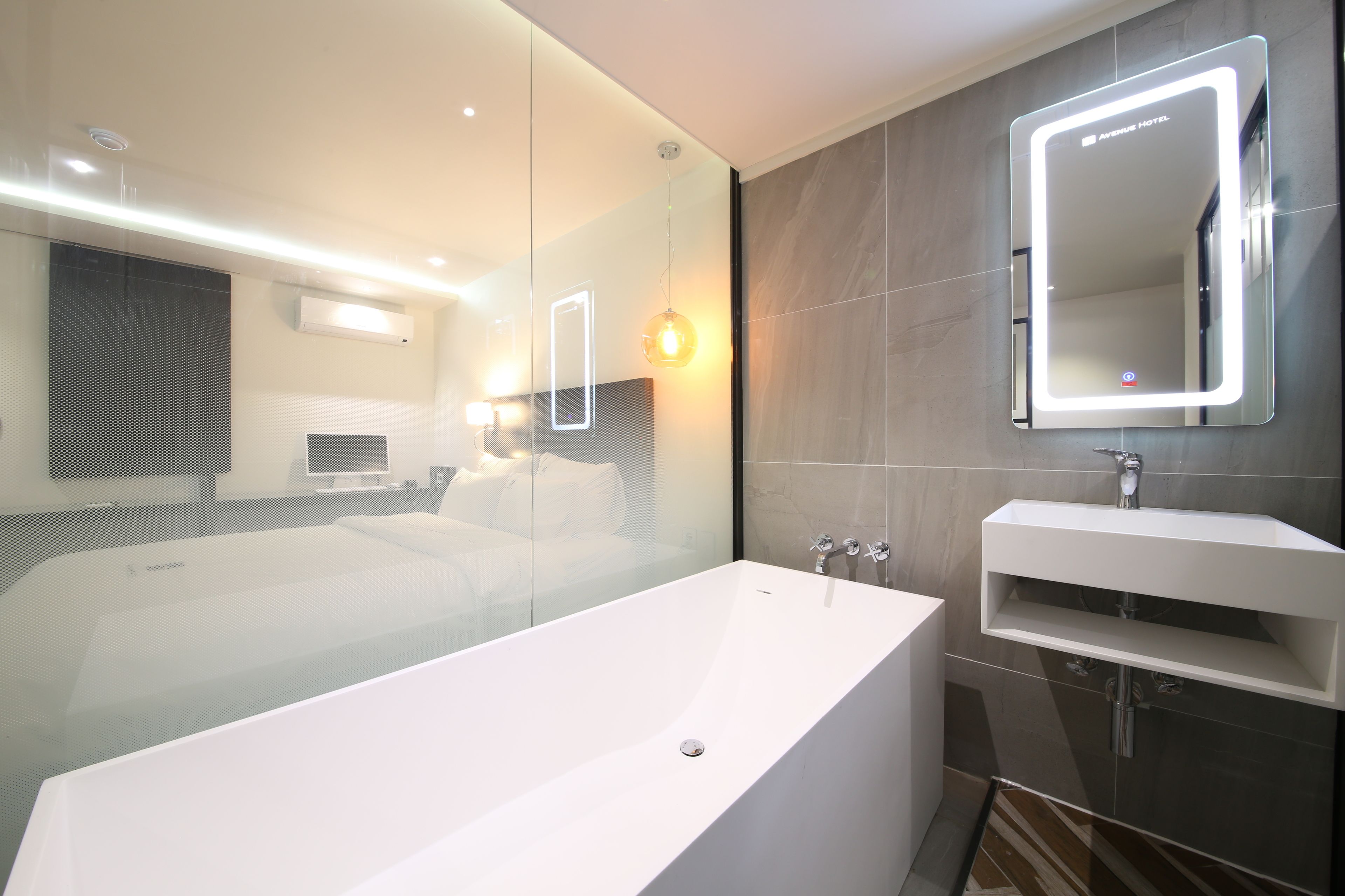 Premium Room | Bathroom | Free toiletries, hair dryer, bathrobes, slippers