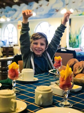 Breakfast (USD 7.25 per person)