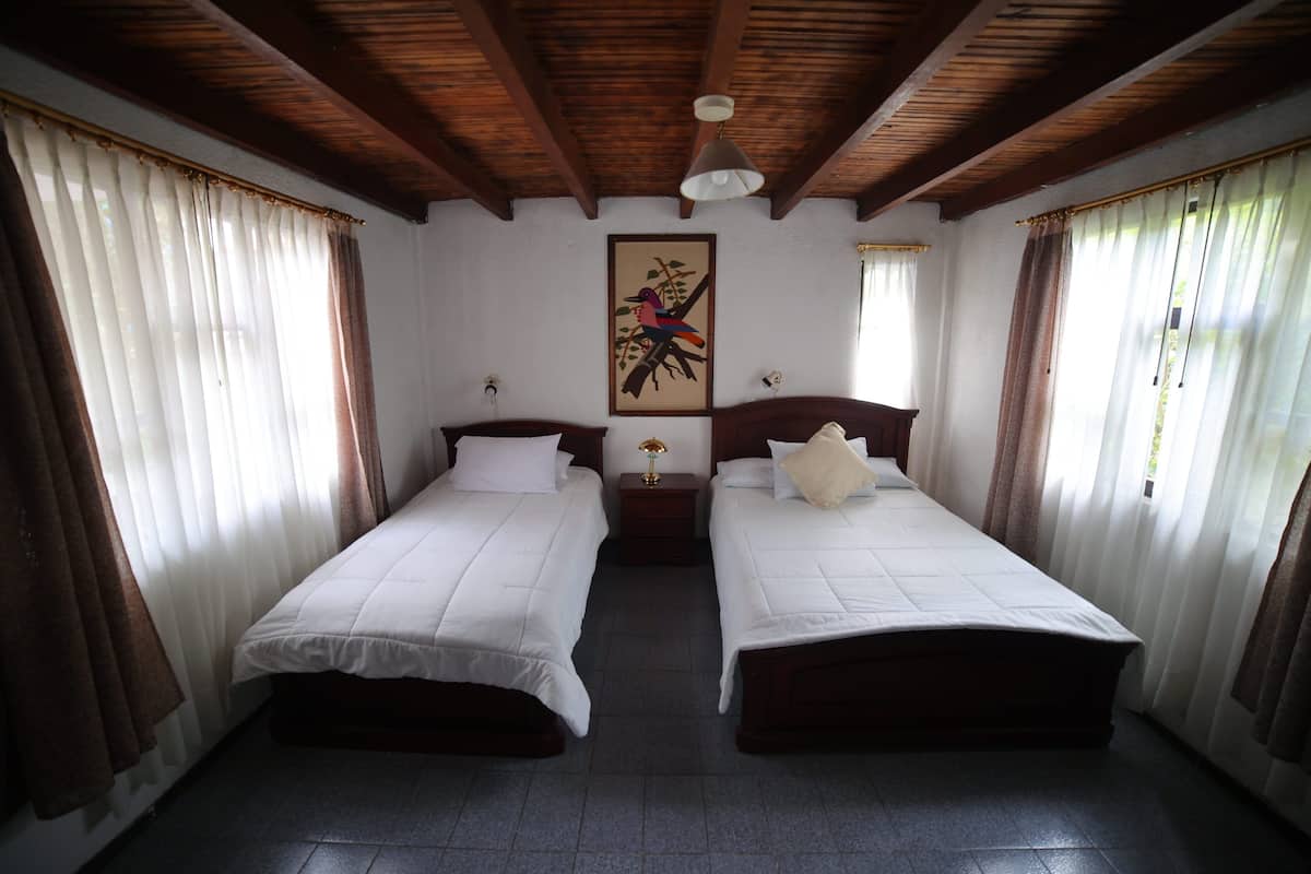 Classic Triple Room, 1 Bedroom | 2 bedrooms, soundproofing, iron/ironing board, bed sheets