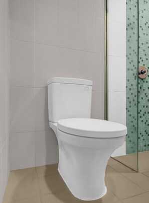 Shower, free toiletries, towels