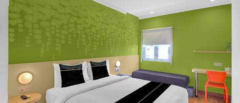 Deluxe Double Room | Minibar, in-room safe, desk, free WiFi