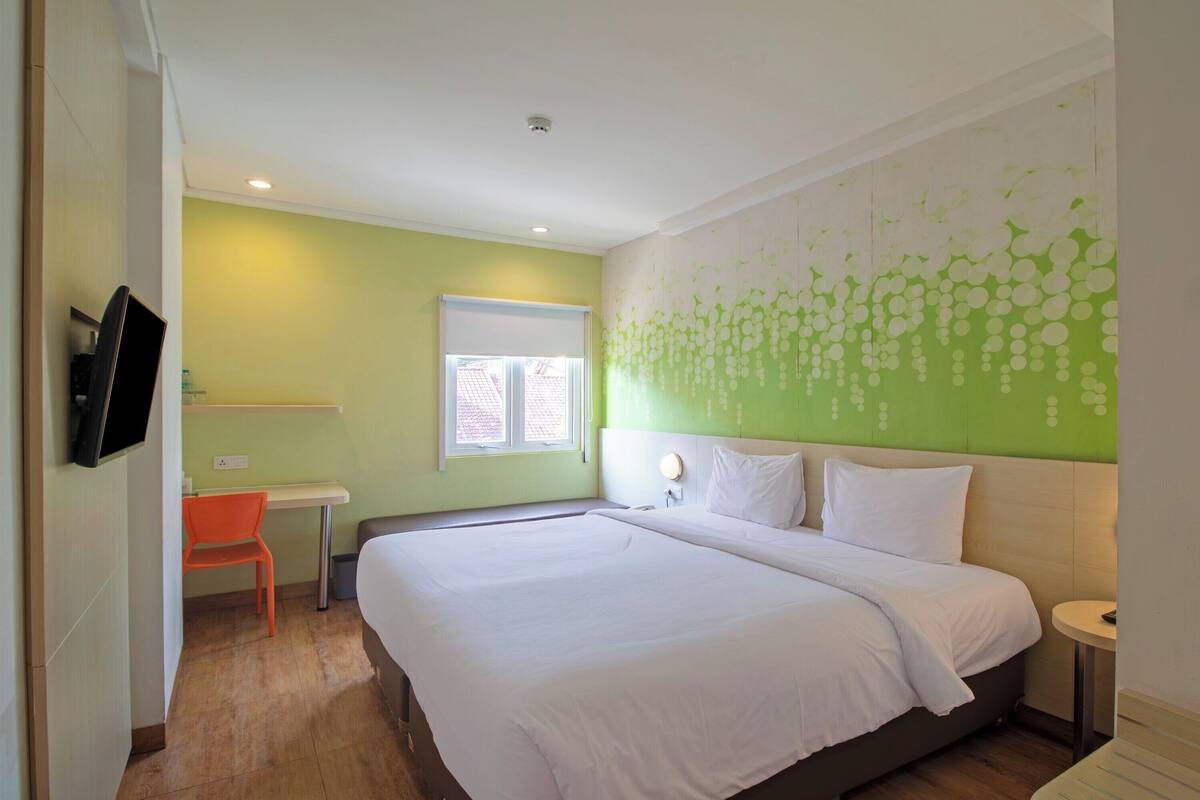 Kamar Double Deluks | Minibar, brankas, meja kerja, dan Wi-Fi gratis