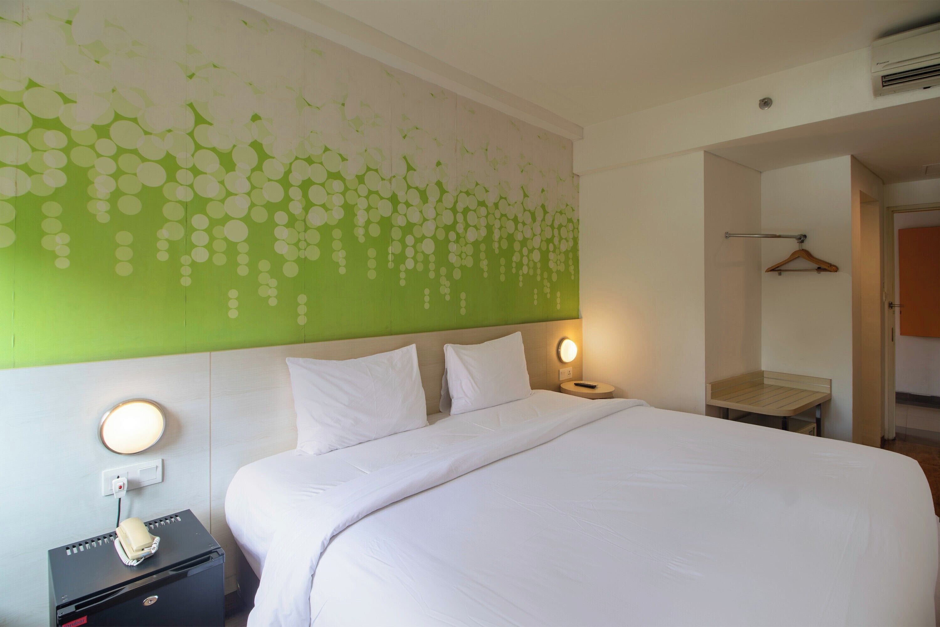 Deluxe Suite | Bar mini, peti besi dalam bilik, meja, Wi-fi percuma 