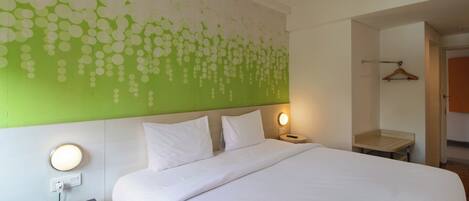 Suite Deluxe | Minibar, coffres-forts dans les chambres, bureau, Wi-Fi gratuit