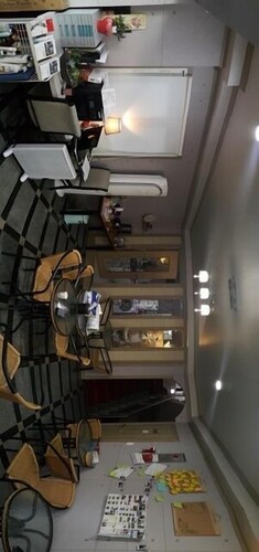 Remnant Guesthouse - Hostel