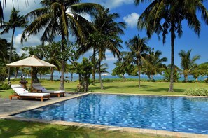 4 piscinas al aire libre