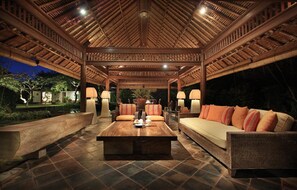 Villa, vistas a la playa | Vestíbulo