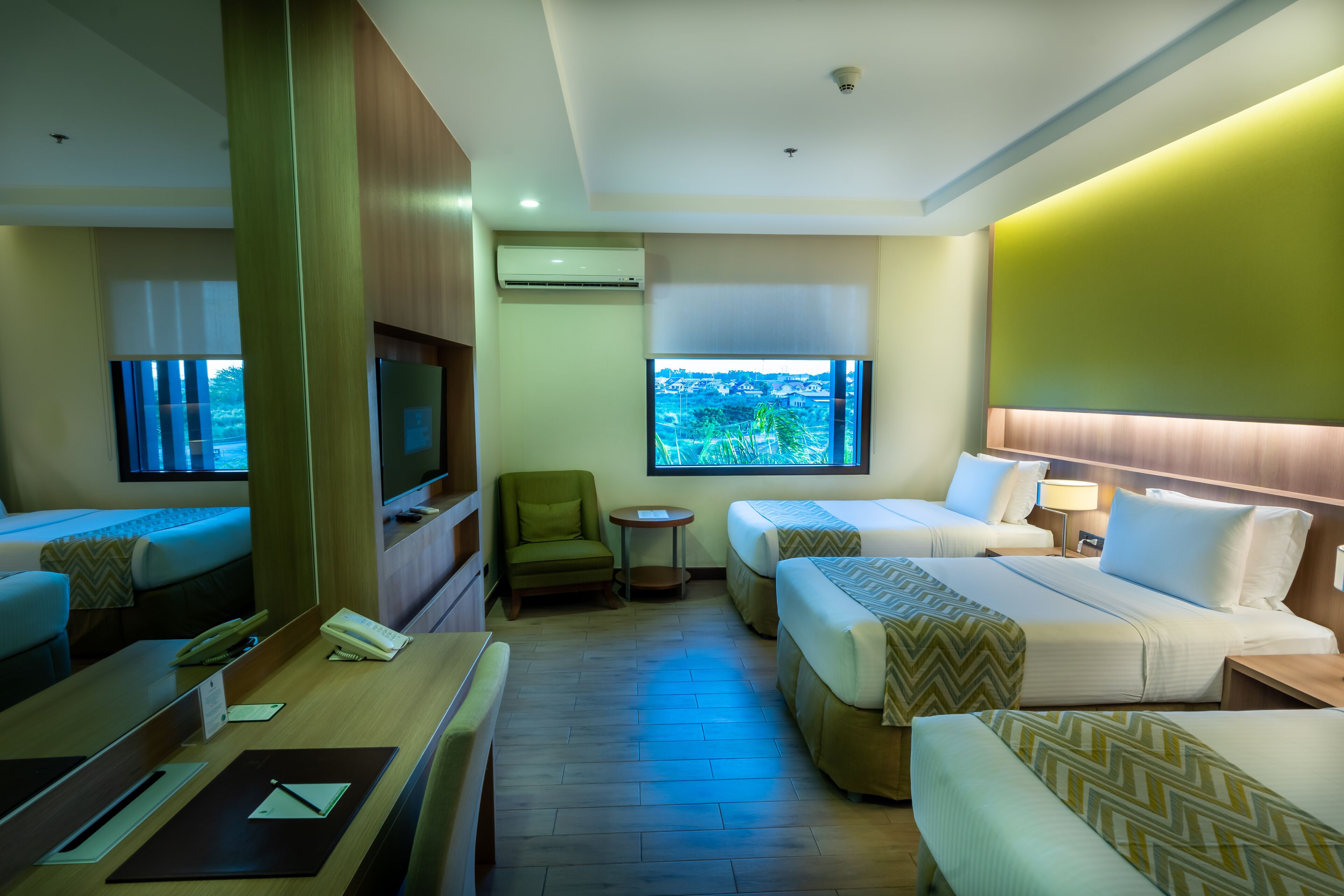 superior triple room | 1 bedroom, premium bedding, in-room safe, desk