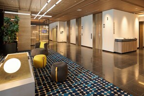 Lobby sitting area - JR WEST GROUP VIA INN SHINAGAWA OIMACHI (Tokyo)