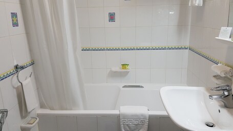 Al Nakheel Hotel Apartments Abu Dhabi - Image 30