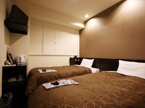 Desk, soundproofing, free WiFi, bed sheets - Az Inn Higashiomi Notogawa Ekimae (Higashiomi)