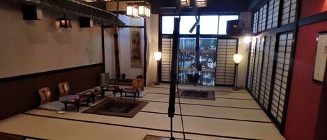 Bữa sáng đầy đủ hàng ngày (1650 JPY/mỗi người)