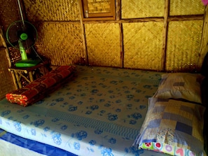 Standard Fan Room, Shared Bathroom | WiFi (無料)