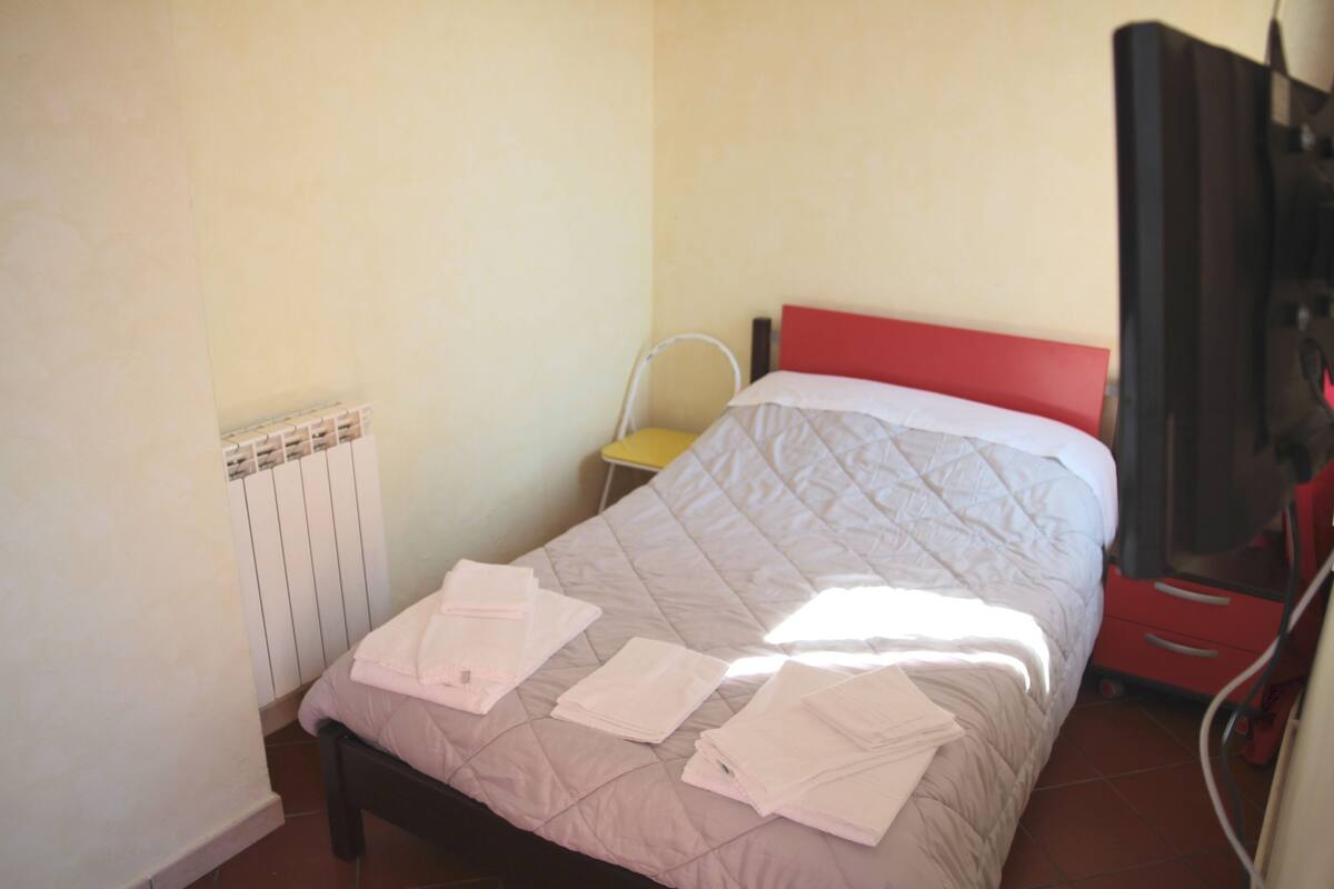Rollaway beds, free WiFi