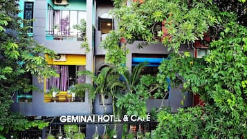 Mặt tiền nơi lưu trú