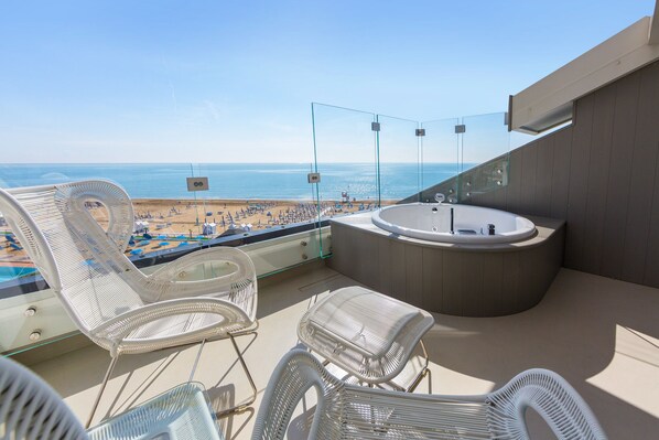 Suite Panoramique, vue mer | Terrasse/Patio