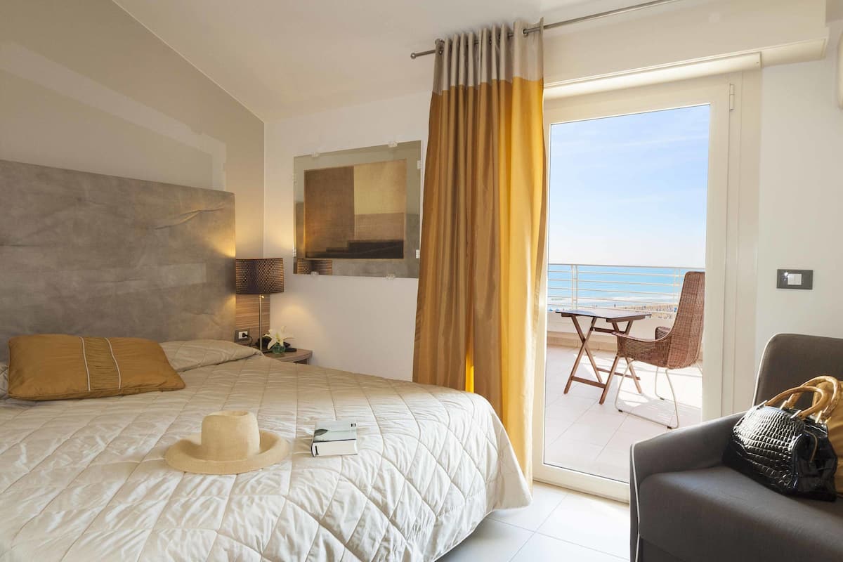 Panoramic-Penthouse, 1 Doppelbett | 1 Schlafzimmer, hochwertige Bettwaren, Zimmersafe, Schreibtisch