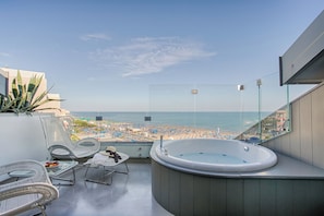 Suite Panoramique, vue mer | Terrasse/Patio