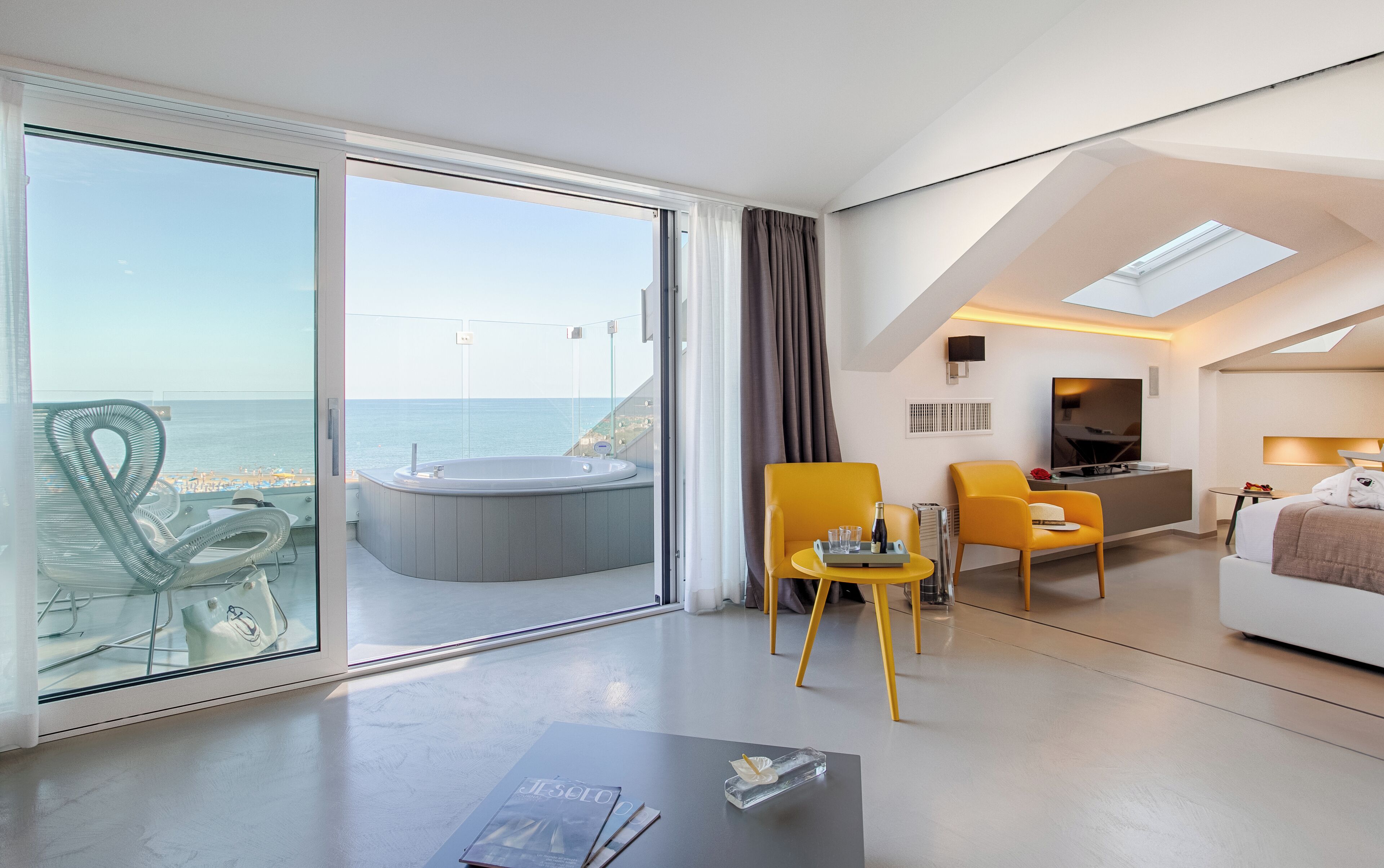 Suite panorámica, vista al mar | 1 habitación y ropa de cama de alta calidad 