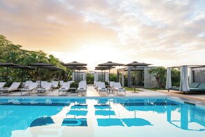 Outdoor pool - Hotel Mariver (Jesolo)