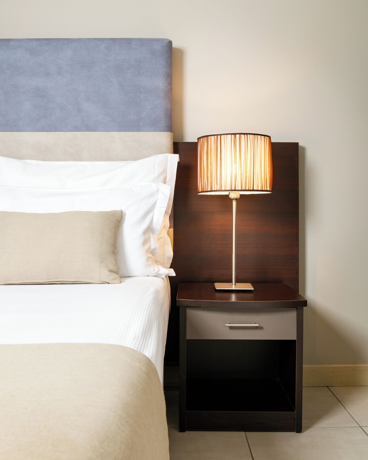 1 室のベッドルーム、高級寝具、セーフティボックス (室内)、デスク