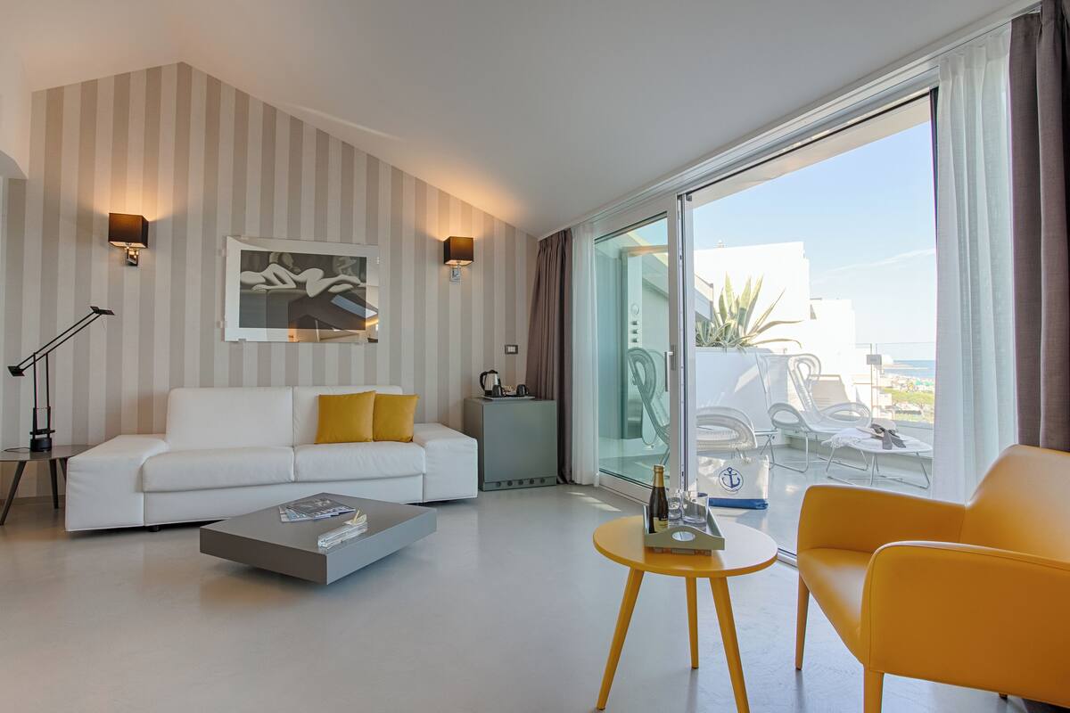 Panoramic Suite, Sea View | 1 bedroom, premium bedding, in-room safe, desk