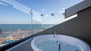 Suite Panoramique, vue mer | Terrasse/Patio