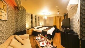 Minibar, individually decorated, desk, blackout curtains