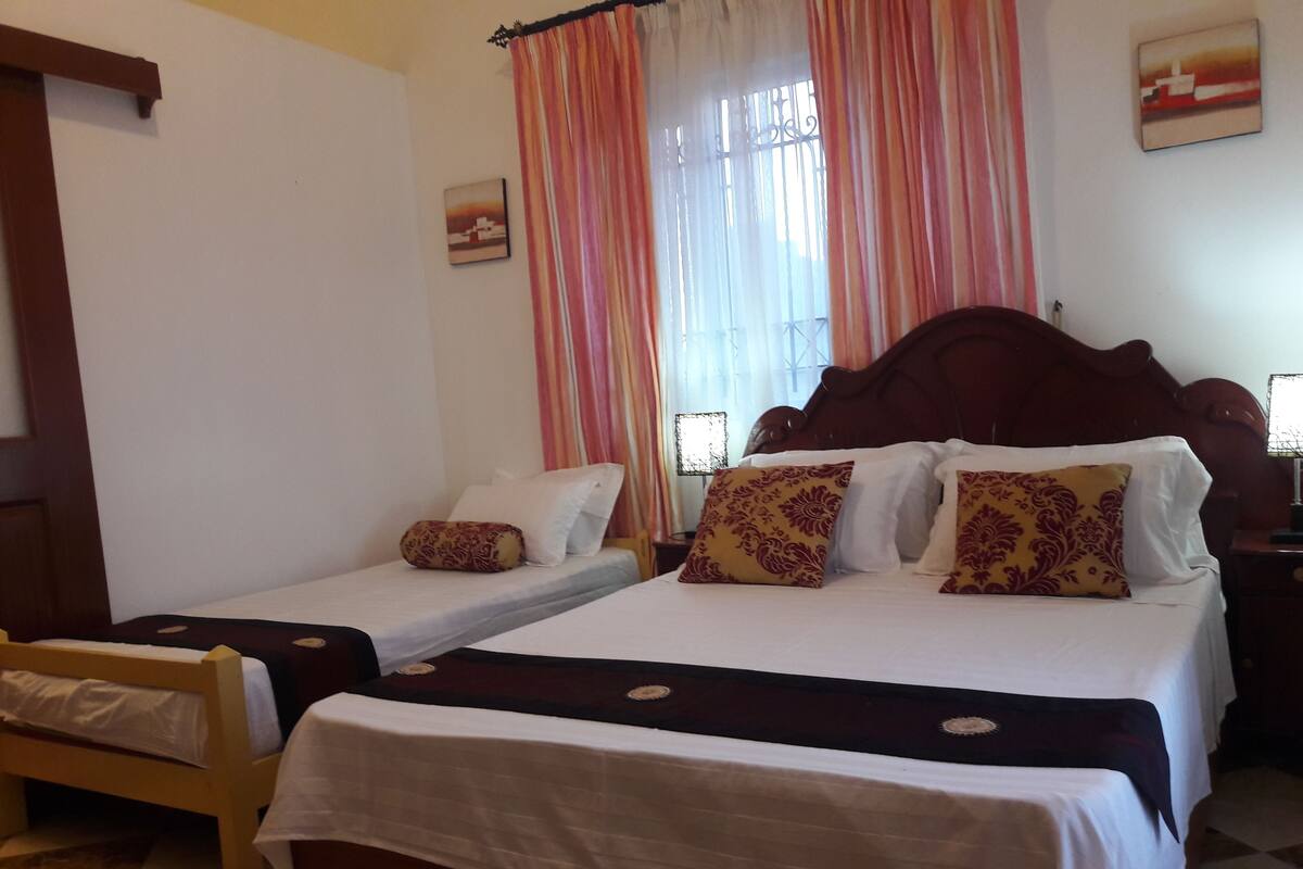 Familien-Suite, eigenes Bad, Bergblick | Hochwertige Bettwaren, Schreibtisch, Bügeleisen/Bügelbrett