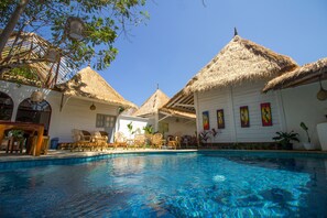 Outdoor pool - Gili Breeze Tropical Bungalows (Gili Trawangan)