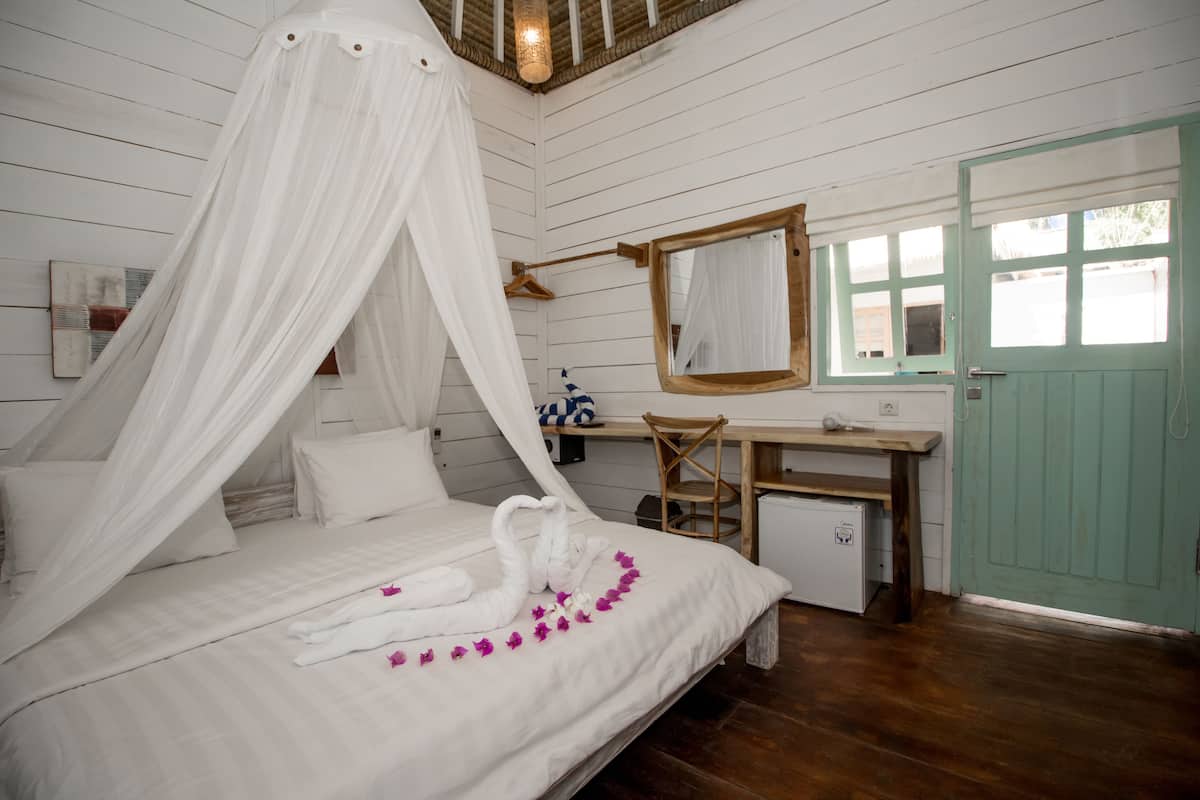 Deluxe King room | Egyptian cotton sheets, premium bedding, minibar, in-room safe