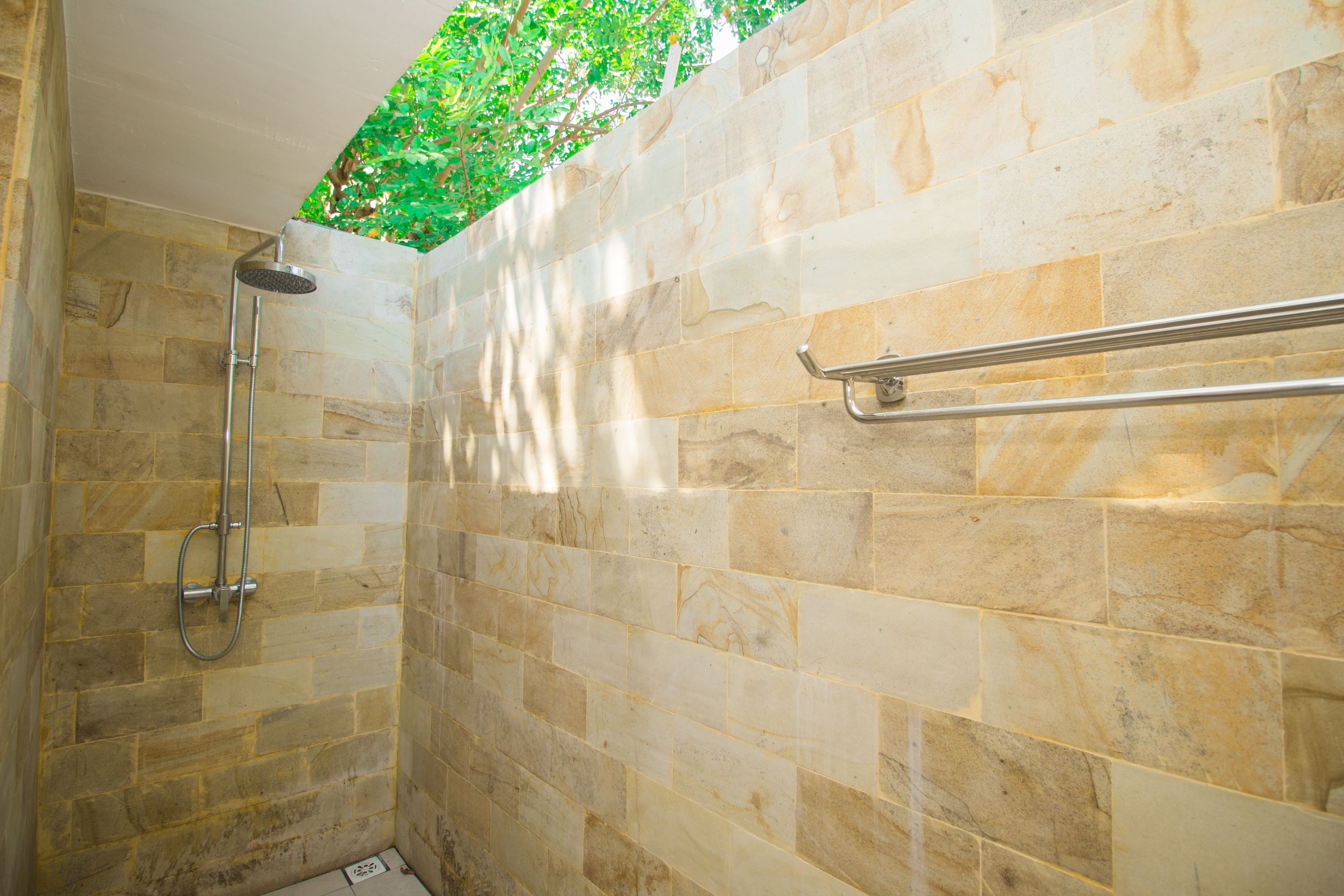 superior double room | bathroom | shower, free toiletries, hair dryer, bidet