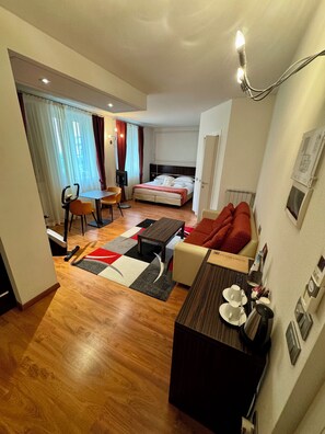 Suite junior (Family Green valley) | 1 dormitorio, caja fuerte, escritorio y sistema de insonorización