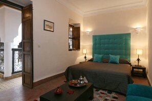 Superior Double or Twin Room (Essaouira) | In-room safe, individually decorated, individually furnished - Riad Al Anouwar (Marrakech)