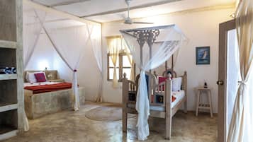 Comfort-Vierbettzimmer, Meerblick | 1 Schlafzimmer, hochwertige Bettwaren, Zimmersafe, individuell dekoriert
