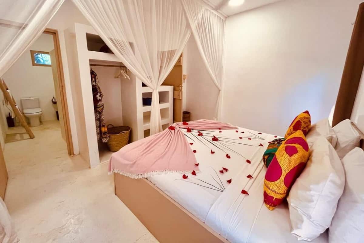 Garden View Bungalow | 1 bedroom, premium bedding, in-room safe, individually decorated