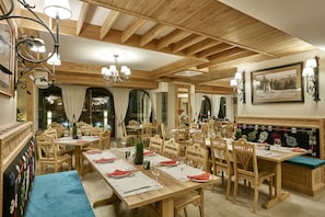 Café da manhã, almoço e jantar; culinária polonesa
