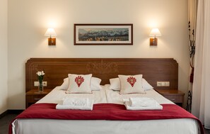 Superior Double Room, 1 Bedroom, Terrace, Mountain View | Hypo-allergenic bedding, desk, laptop workspace, iron/ironing board - Hotel Logos (Zakopane)