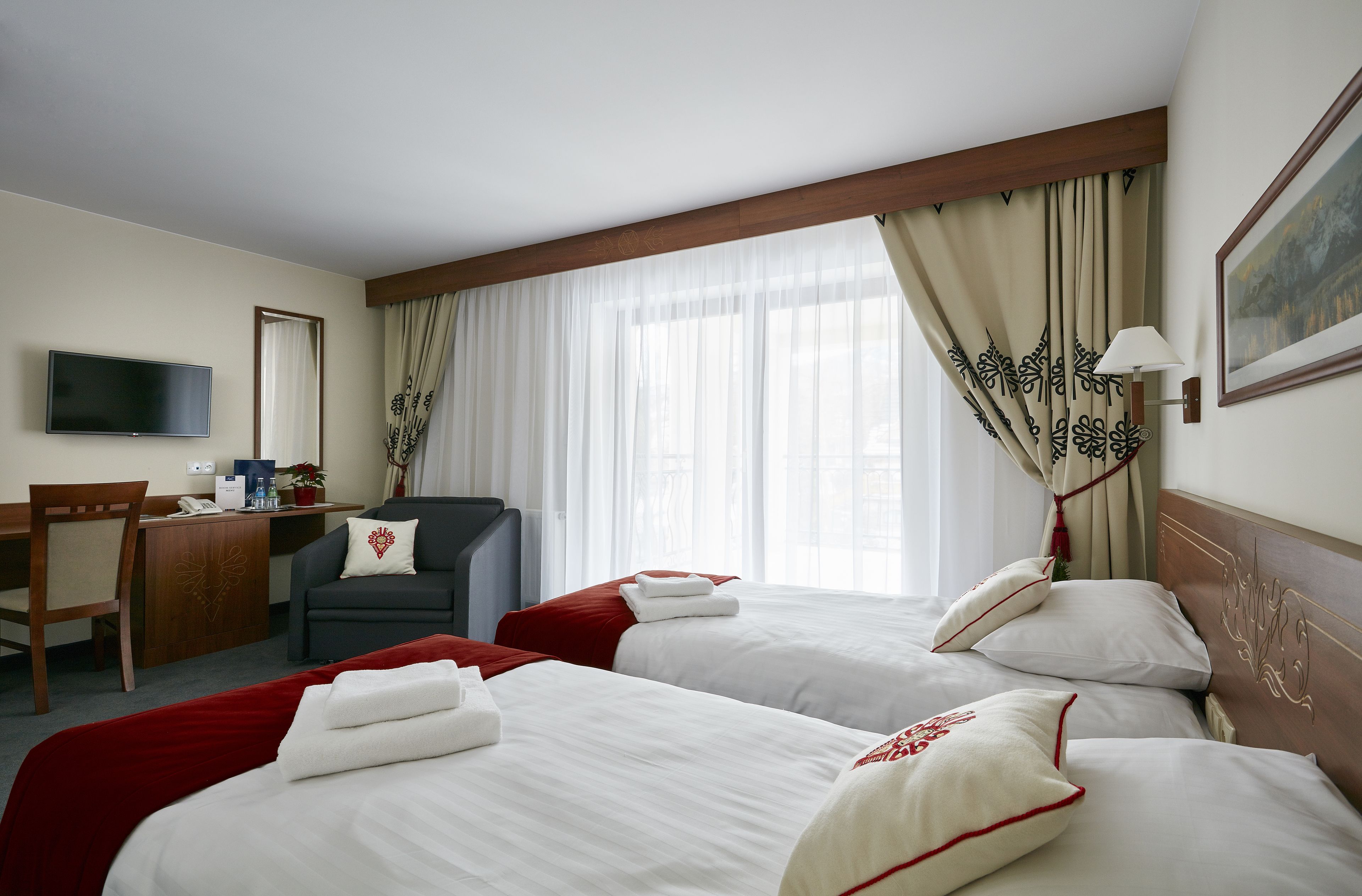 Superior Double Room, 1 Bedroom, Terrace, Mountain View | Hypo-allergenic bedding, desk, laptop workspace, iron/ironing board