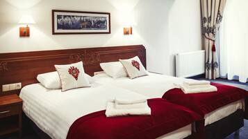 Standard Twin Room, 1 Bedroom | Hypo-allergenic bedding, desk, laptop workspace, iron/ironing board