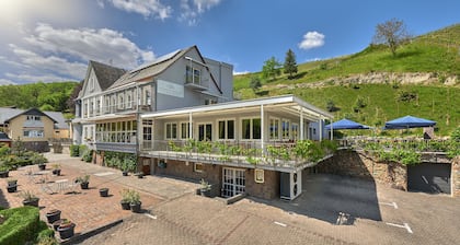 Hotel Weinberg-SchlöĂchen