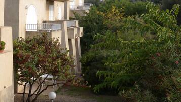 Apartment | Soundproofing, free cribs/infant beds, free WiFi