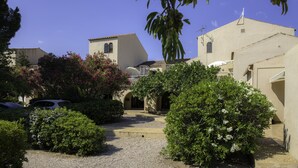 Front of property - Motel Le Vieux Moulin (L'Ile-Rousse)