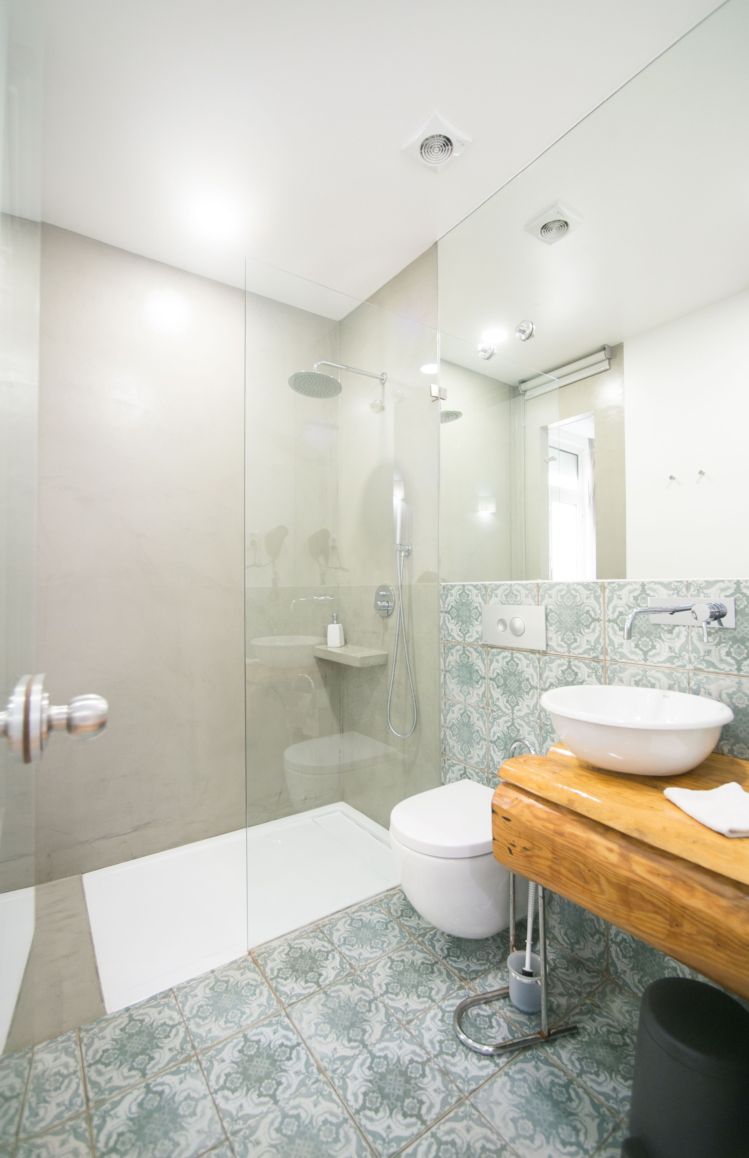 Standard-Suite (   10 ) | Badezimmer | Dusche, kostenlose Toilettenartikel, Haartrockner, Handtücher