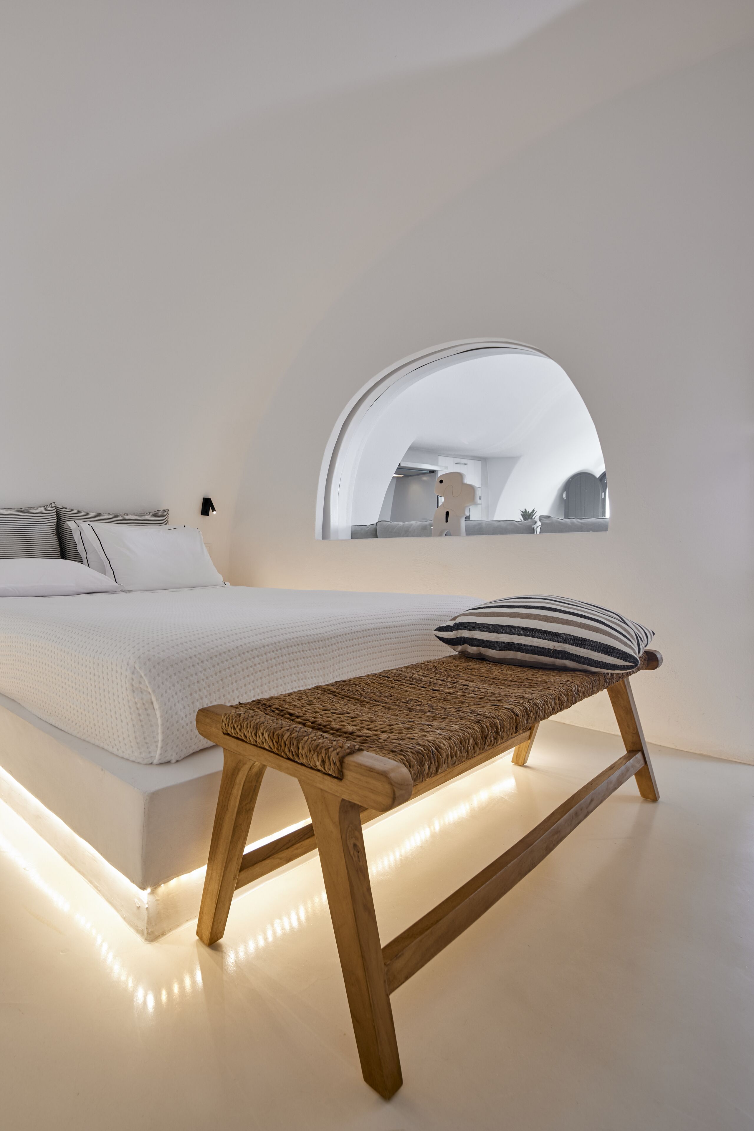 2 Bedrooms , Villa with Heated Plunge Pool & Caldera View